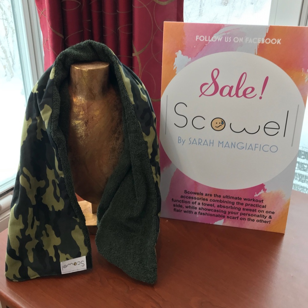 SCOWEL: Towel/scarf fitness accessory. Sweat&Mode